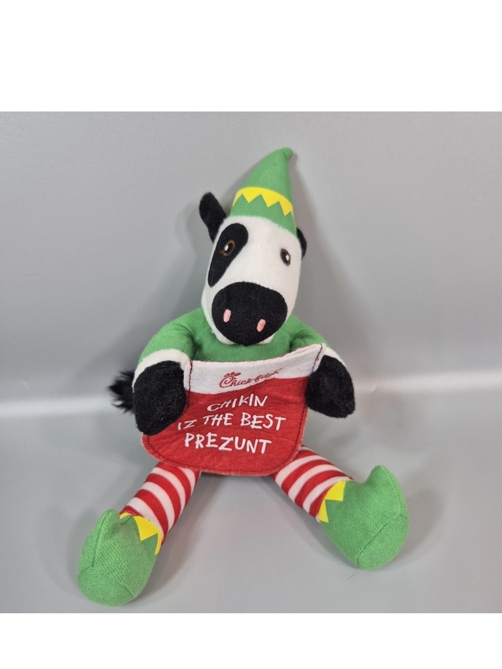 Chick-fil-A Plush Cow Toy Christmas 2021 Chikin Iz The Best Prezunt 7" Pre Loved